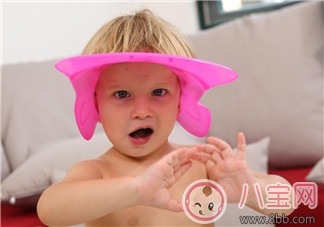 2歲寶寶不愛洗頭怎么辦 讓寶寶乖乖洗頭的小妙招