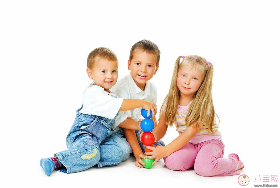 如何通過游戲幫助寶寶感官的發(fā)育 什么樣的感官游戲能促進(jìn)寶寶發(fā)育 如何通過游戲幫助寶寶感官的發(fā)育 什么樣的感官游戲能促進(jìn)寶寶發(fā)育
