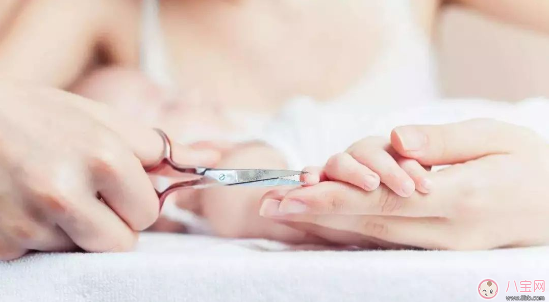 孩子指甲顏色異常是生病了嗎 孩子指甲的顏色不對是什么原因
