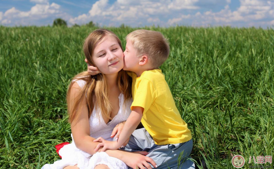 帶孩子逛街的句子心情 陪孩子逛街的簡短心情說說