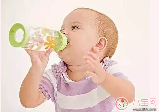 寶寶怎么喝水才健康 寶寶應該喝什么水比較好 寶寶怎么喝水才健康 寶寶應該喝什么水比較好