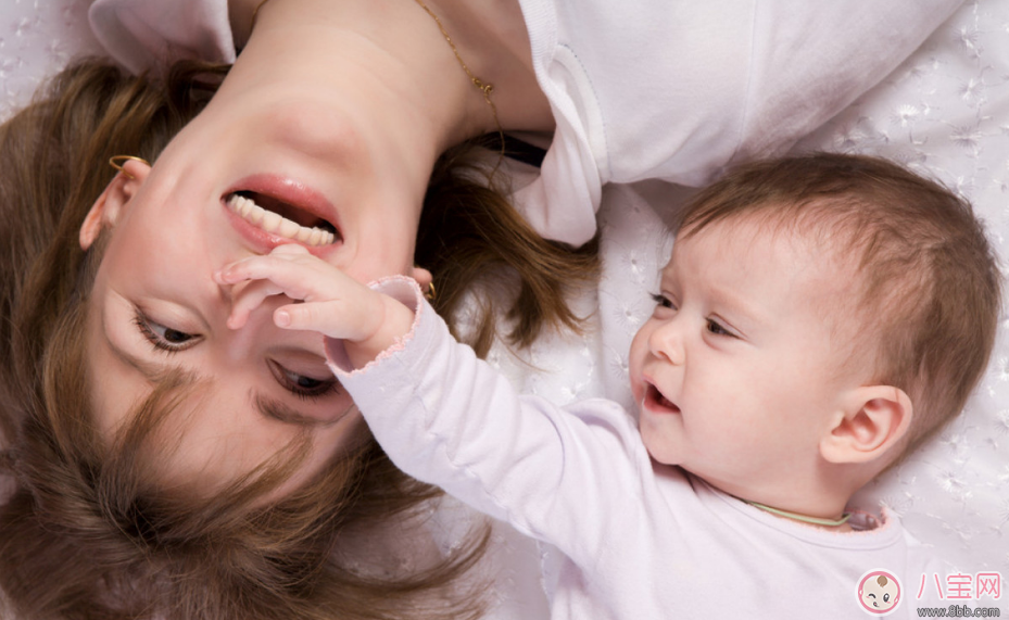 如何正確對待產后抑郁癥患者 產后抑郁怎么自我調節