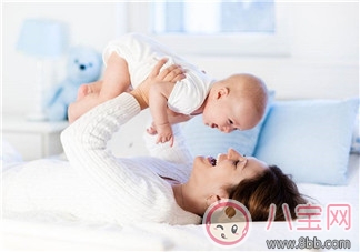 經常給寶寶把尿好不好 給寶寶把尿的危害大