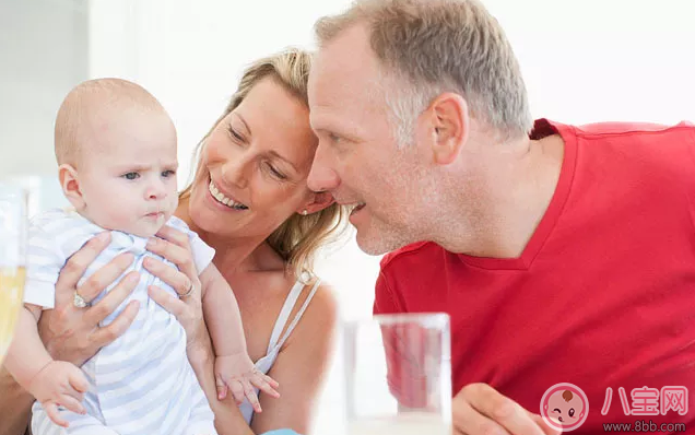 怎么教孩子獨立吃飯 孩子不會獨立吃飯怎么辦