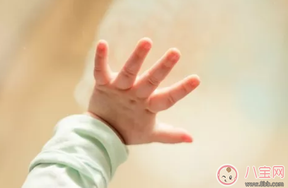 寶寶吃拳頭說說 寶寶吃拳頭吃手發心情句子