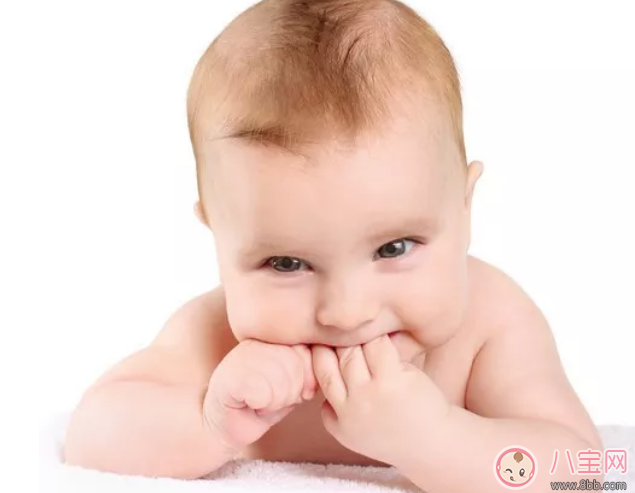 寶寶吃拳頭說說 寶寶吃拳頭吃手發心情句子