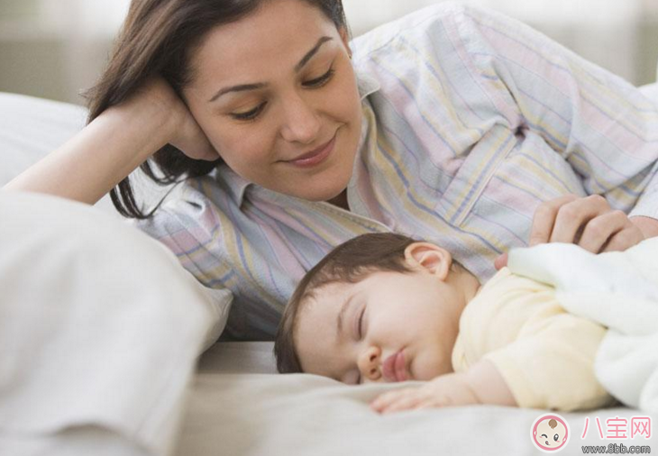 嬰兒可以搖著睡覺嗎 寶寶搖晃哄睡危害大