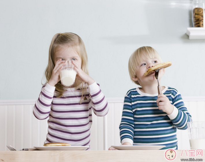 父母應該怎么給孩子做榜樣 家長怎樣榜樣教育自己的孩子