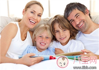 家長怎樣做好親子閱讀 和寶寶一起閱讀的好處有哪些