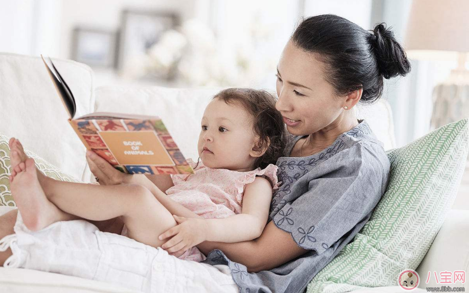 家長怎樣做好親子閱讀 和寶寶一起閱讀的好處有哪些