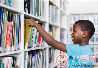 和孩子在書店看書的心情說說 陪孩子在書店看書的句子心情朋友圈