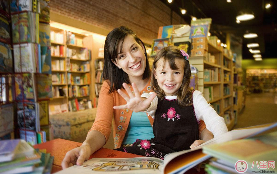 和孩子在書店看書的心情說說 陪孩子在書店看書的句子心情朋友圈