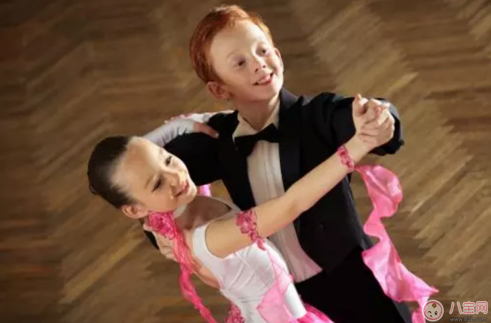 跳拉丁舞會導致性早熟嗎 性早熟到底由什么引起的 跳拉丁舞會導致性早熟嗎 性早熟到底由什么引起的