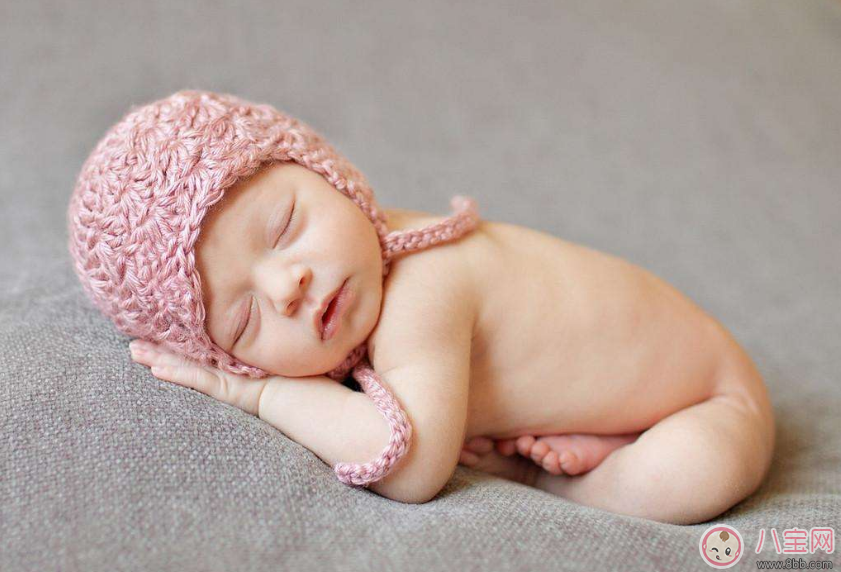 什么樣的睡姿能看出寶寶聰不聰明 哪些睡姿使寶寶更聰明