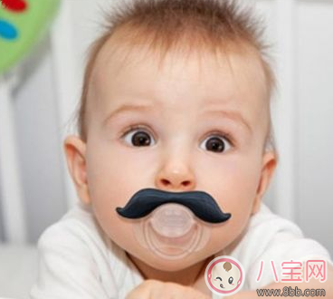 寶寶多大可以用安撫奶嘴 寶寶用安撫奶嘴好不好