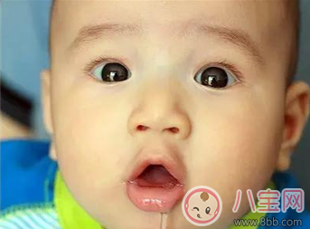 嬰兒什么時候開始流口水 寶寶3個月流口水正常嗎 嬰兒什么時候開始流口水 寶寶3個月流口水正常嗎