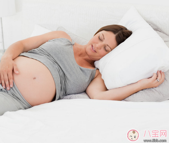 孕晚期可以右側睡覺嗎 孕晚期的最佳睡姿左側臥位