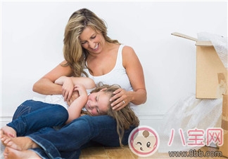 寶寶的腿形有點(diǎn)彎曲怎么辦 如何讓寶寶腿型好看 寶寶的腿形有點(diǎn)彎曲怎么辦 如何讓寶寶腿型好看