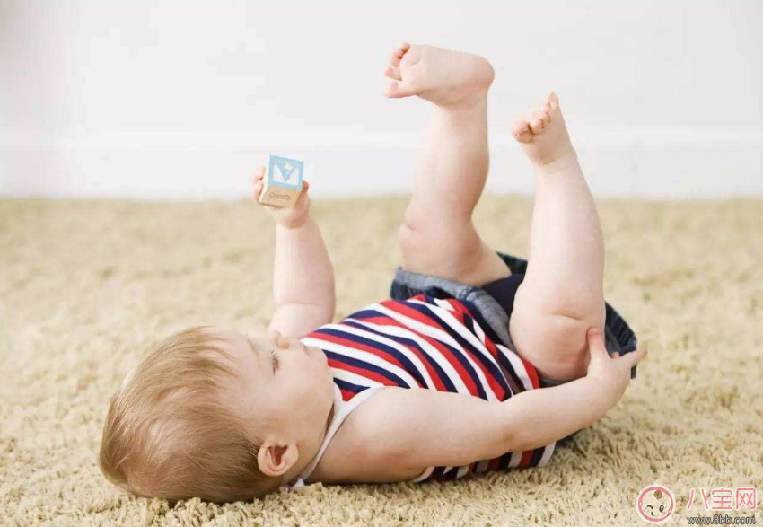 寶寶的腿形有點(diǎn)彎曲怎么辦 如何讓寶寶腿型好看 寶寶的腿形有點(diǎn)彎曲怎么辦 如何讓寶寶腿型好看