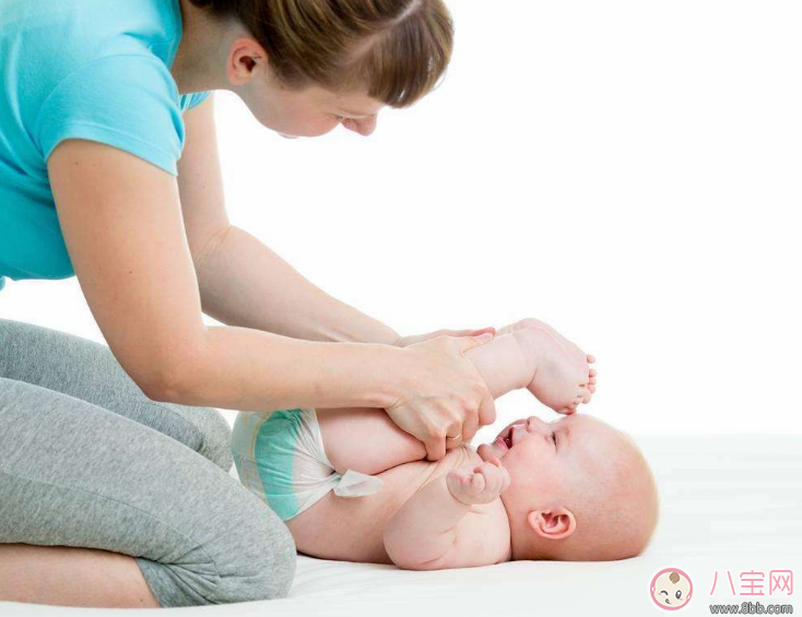 寶寶的腿形有點(diǎn)彎曲怎么辦 如何讓寶寶腿型好看 寶寶的腿形有點(diǎn)彎曲怎么辦 如何讓寶寶腿型好看