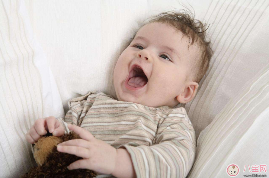 孩子晚上不睡玩鬧的心情說說 孩子玩到晚上不睡覺的感慨句子說說