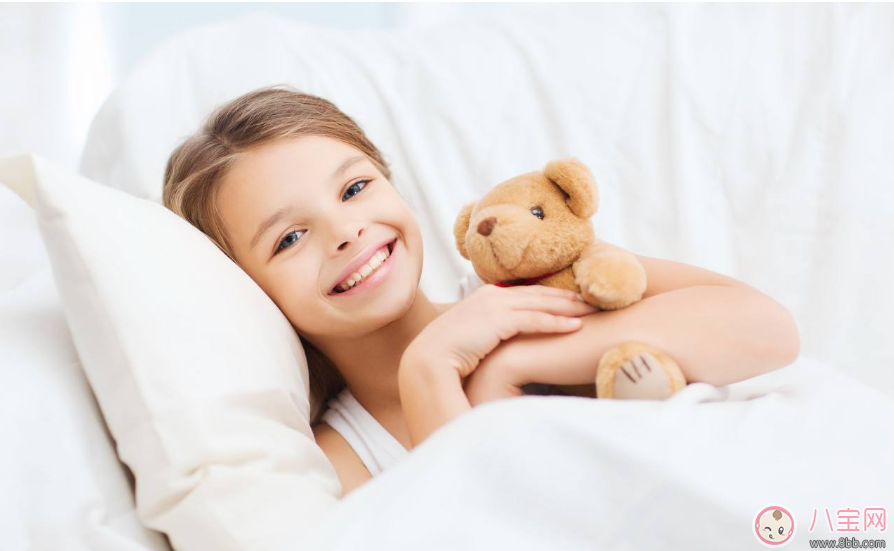 孩子晚上不睡玩鬧的心情說說 孩子玩到晚上不睡覺的感慨句子說說