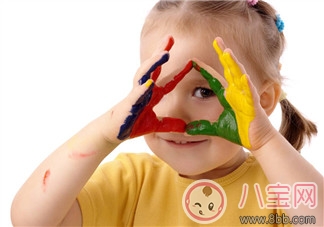 為什么畫畫能開發(fā)孩子的智力 孩子幾歲開始學(xué)畫畫好