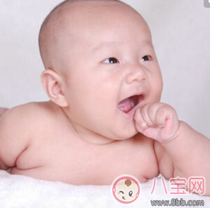 小孩長濕疹是什么原因 引起寶寶濕疹常見過敏原有哪些 小孩長濕疹是什么原因 引起寶寶濕疹常見過敏原有哪些