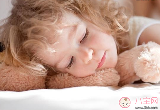 小孩睡覺磨牙怎么辦 寶寶磨牙會影響睡眠嗎