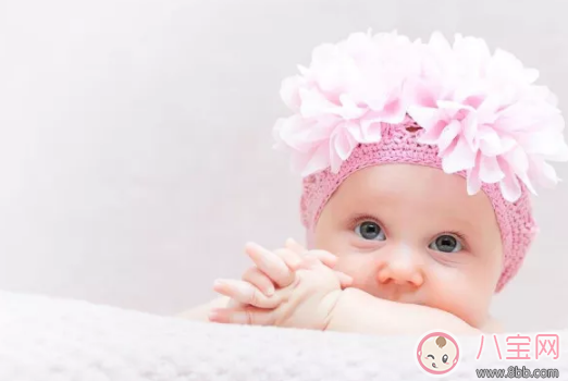 寶寶不愛笑是什么病 寶寶不愛笑是智商低嗎