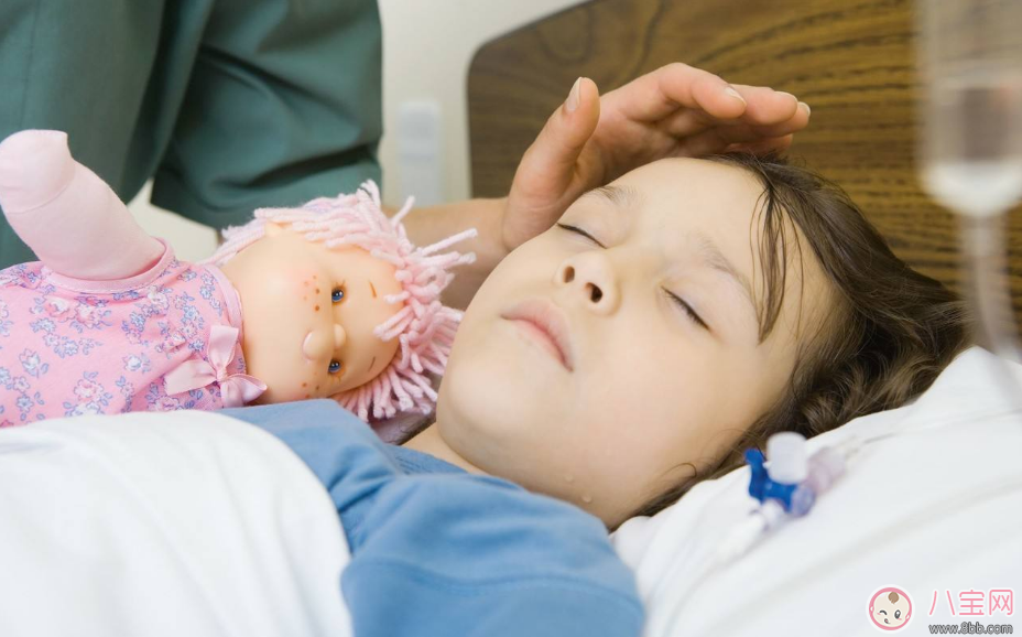 孩子特別容易出汗是什么原因 孩子容易出汗在夏天應該怎么辦好 孩子特別容易出汗是什么原因 孩子容易出汗在夏天應該怎么辦好