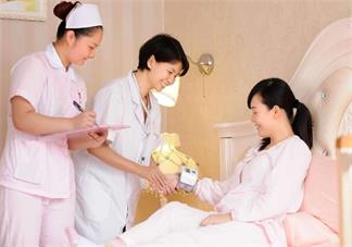 坐月子不洗頭會(huì)脫發(fā)嗎 坐月子洗頭會(huì)怎么樣