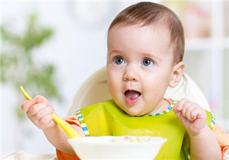 為什么吃菠菜大便是黑色 寶寶吃菠菜拉黑便正常嗎