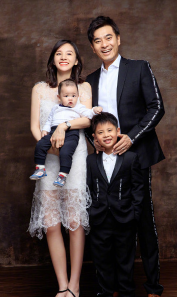 曬全家福照片簡單說說 全家福照片配經(jīng)典句子