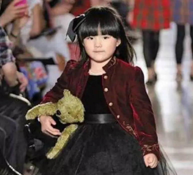 星二代走秀誰最有范 孩子太早接觸社會有什么影響