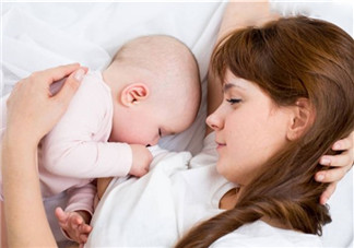 怎樣才能防止胸下垂 月子里該不該穿內(nèi)衣