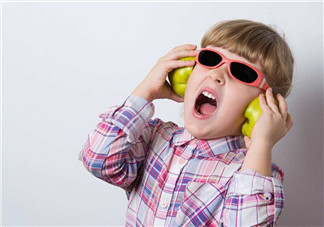 孩子多聽古典音樂有哪些好處 聽古典音樂能讓孩子更聰明嗎 孩子多聽古典音樂有哪些好處 聽古典音樂能讓孩子更聰明嗎