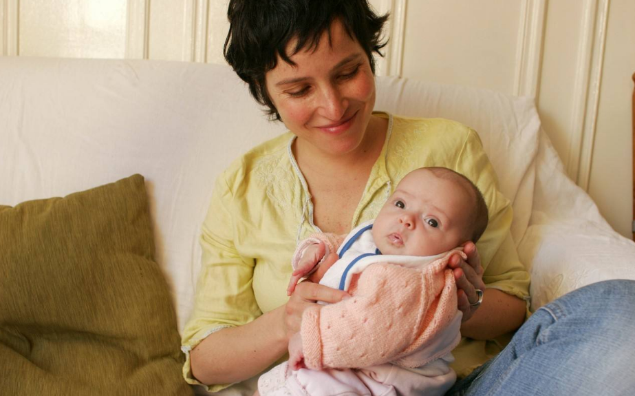 給寶寶拍嗝有什么技巧 2018寶寶打嗝安撫方法