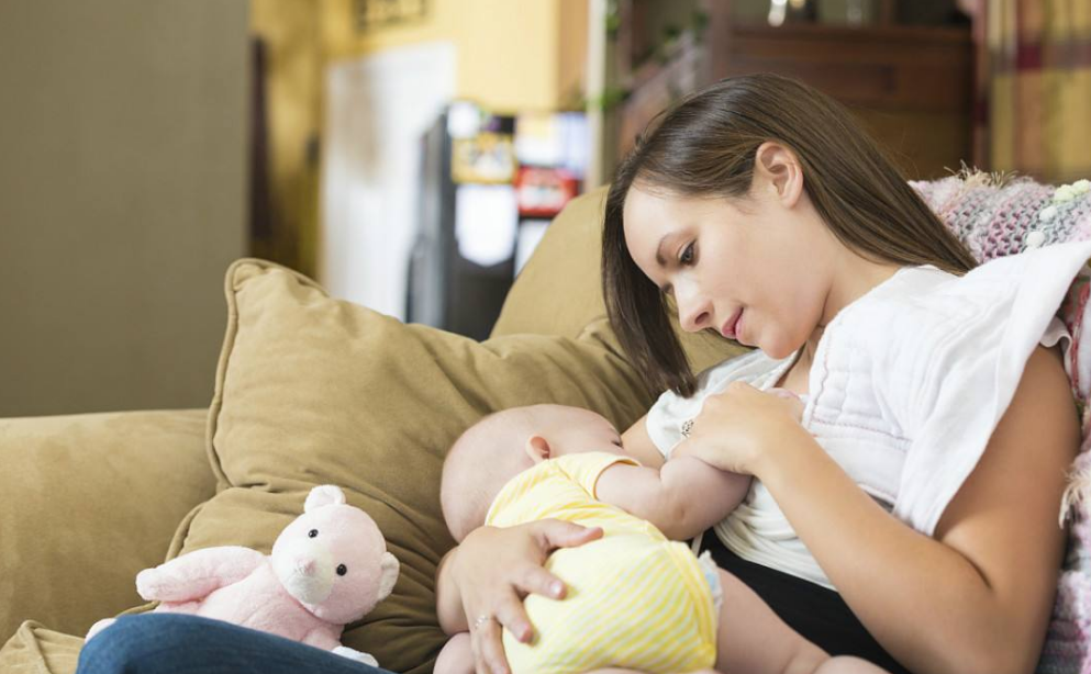 孩子什么時(shí)候可以添加輔食 2018孩子輔食最佳添加時(shí)間 孩子什么時(shí)候可以添加輔食 2018孩子輔食最佳添加時(shí)間