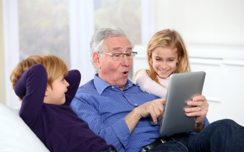 生二胎自己帶好還是老人帶好 生二胎誰帶比較適合