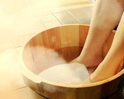 艾草泡腳能去濕氣嗎 用什么泡腳可以去濕氣