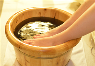 艾草泡腳能去濕氣嗎 用什么泡腳可以去濕氣