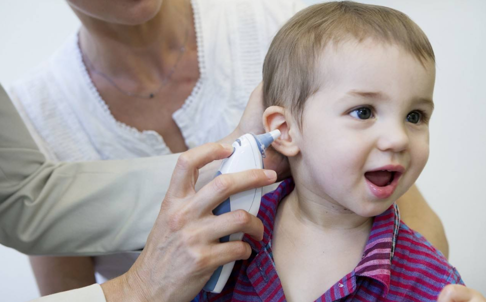 孩子半夜發(fā)燒不敢睡的心情說說 寶寶半夜發(fā)燒媽媽難過的感慨語錄