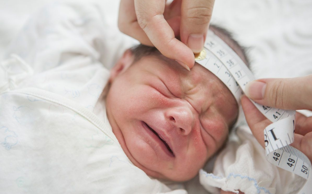 生孩子報喜的心情說說 經典生子報喜短信句子朋友圈