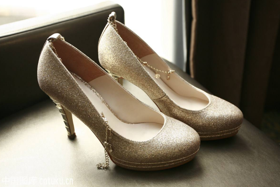 穿高跟鞋真的對子宮有傷害嗎 穿高跟鞋對子宮有哪些傷害