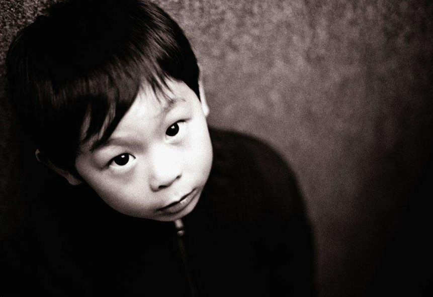 孩子玩電子產品傷眼嗎 2018孩子玩平板和手機怎么保護眼睛