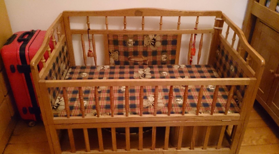 孩子的嬰兒床選什么樣的比較好 把嬰兒床放哪比較恰當