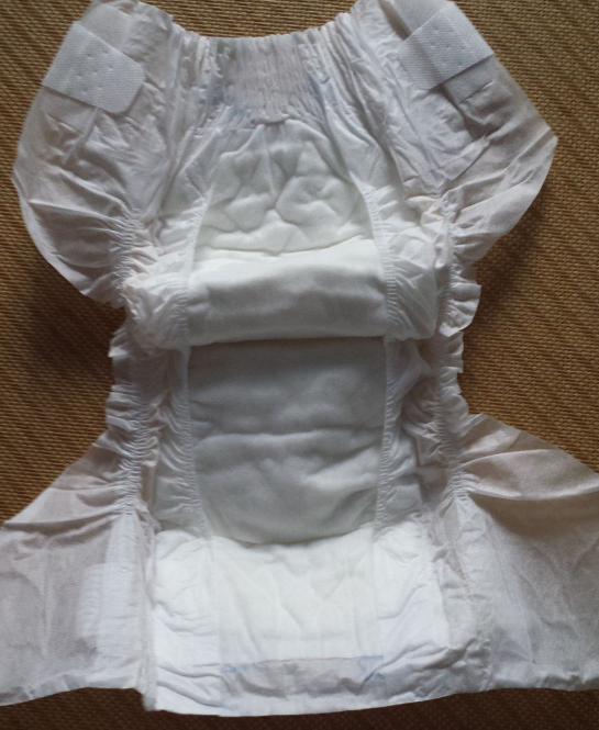 希望寶寶超吸紙尿褲和moony哪個好 希望寶寶紙尿褲對比測評