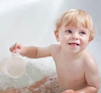 寶寶夏季洗澡水溫是多少 寶寶洗澡的最佳水溫