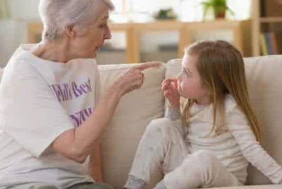 帶寶寶串門不愿意喊人怎么教育 6歲寶寶不喜歡喊人怎么辦2018